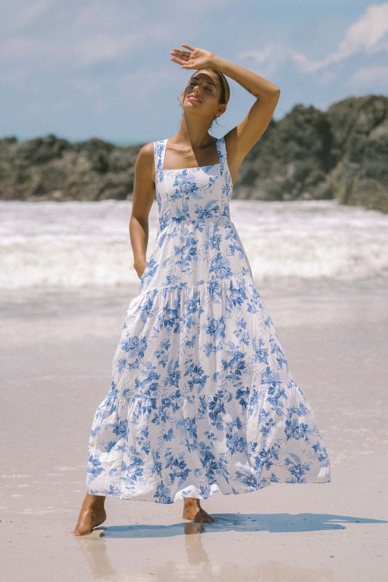 New High-End Beach Floral Print Long Camisole Dress White & Blue