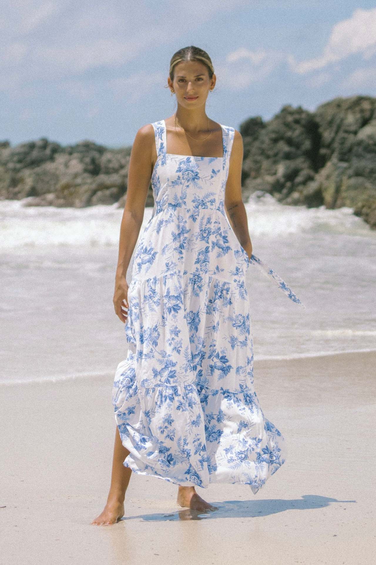 New High-End Beach Floral Print Long Camisole Dress White & Blue