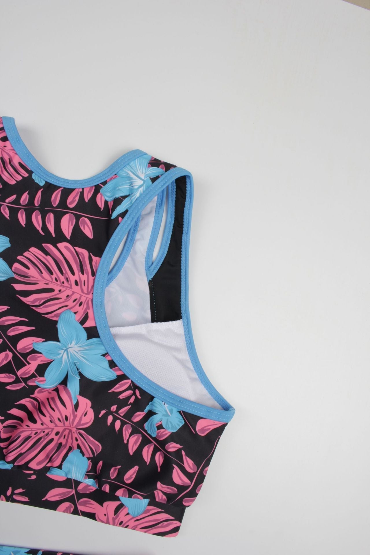 2025 New Arrival Two-Piece Bikini Swimsuit with Sporty Trendy Print & Modest Boyshorts Set Pink