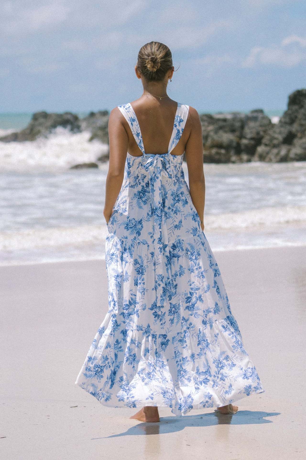 New High-End Beach Floral Print Long Camisole Dress White & Blue
