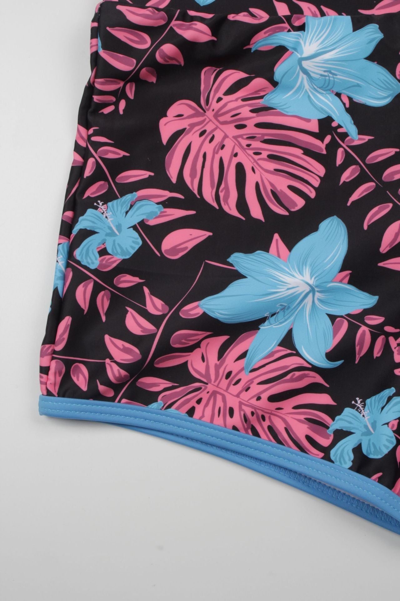 2025 New Arrival Two-Piece Bikini Swimsuit with Sporty Trendy Print & Modest Boyshorts Set Pink