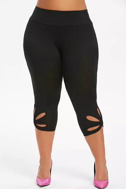 Plus Size Capri Leggings with Petal Cutout Hem