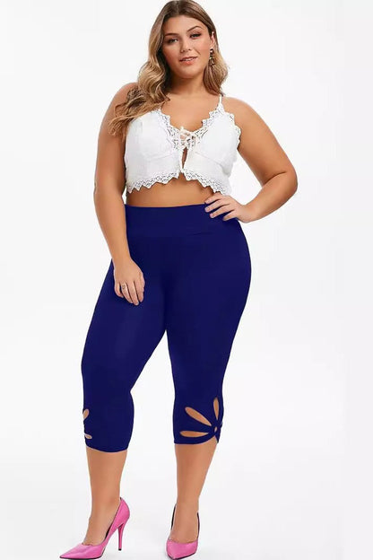 Plus Size Capri Leggings with Petal Cutout Hem